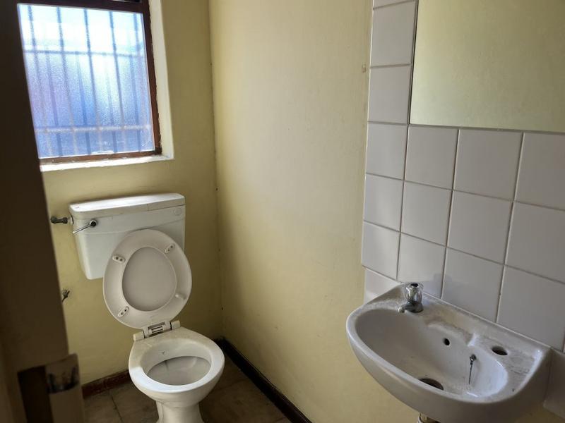 To Let commercial Property for Rent in Killarney Gardens Western Cape